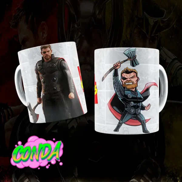 Taza de cerámica con diseño de Thor en versión animada y cinematográfica junto al logo de Marvel Comics