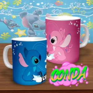 Taza de cerámica con diseño de Stitch en azul y Angel en rosa, con la palabra "Love" en la parte inferior, simbolizando el amor entre los dos personajes.